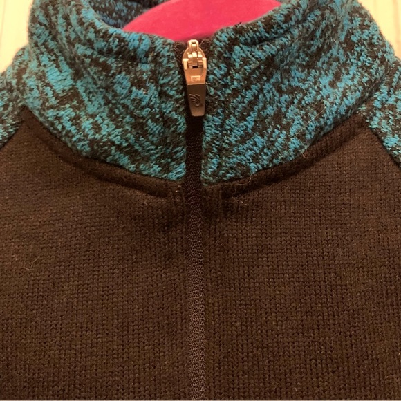 TODDLER BOYS' OSHKOSH BLACK AND TEAL ZIP FRONT PULLOVER FLEECE SWEATER SIZE 4T - Picture 3 of 5
